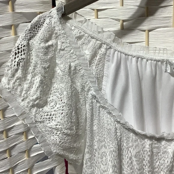 Dress Barn White Crochet Scoop Neck Tunic - Picture 2 of 4